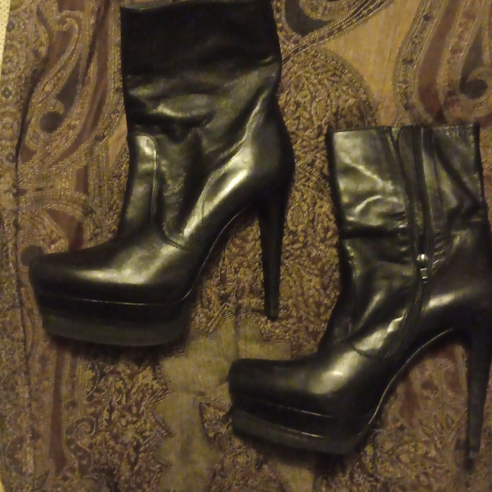 Stuart Weitzman ankle high boots